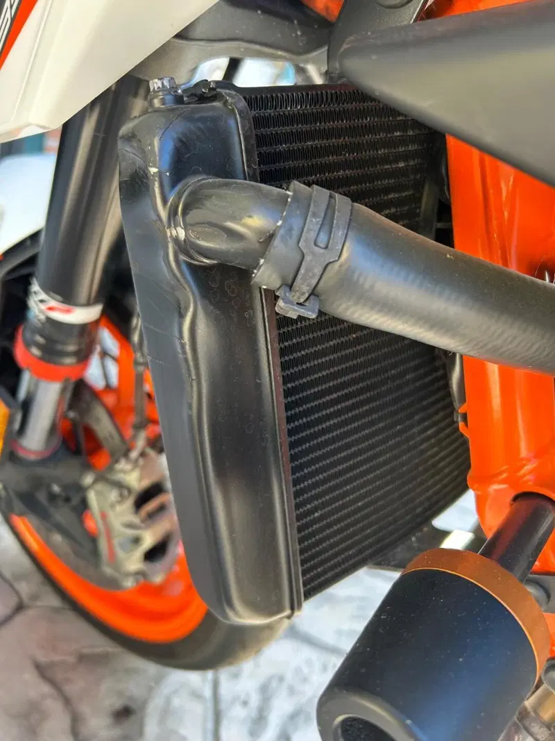 KTM 890 Duke R (2020) (4)