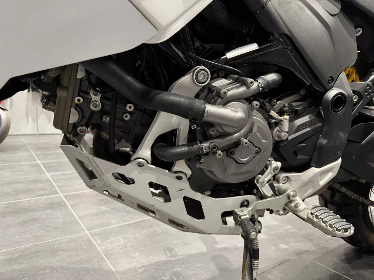 Ducati DesertX (2022 - 25) (7)