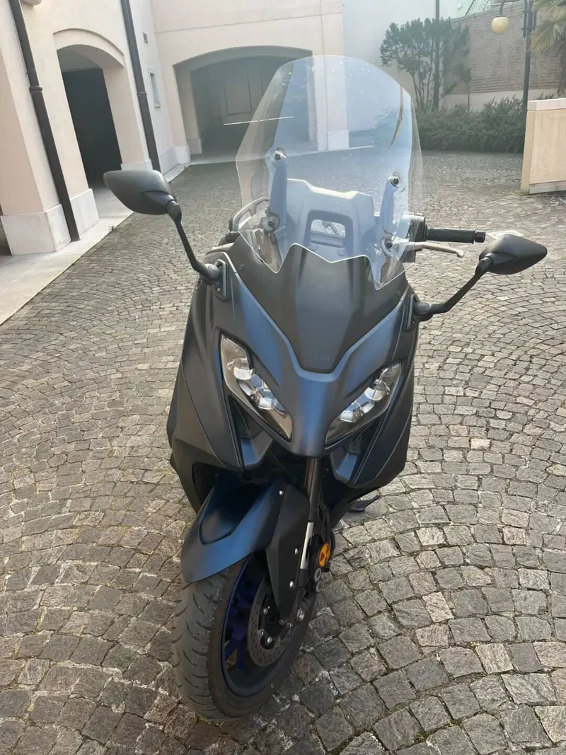 Yamaha T-Max 560 (2022 - 24) (5)