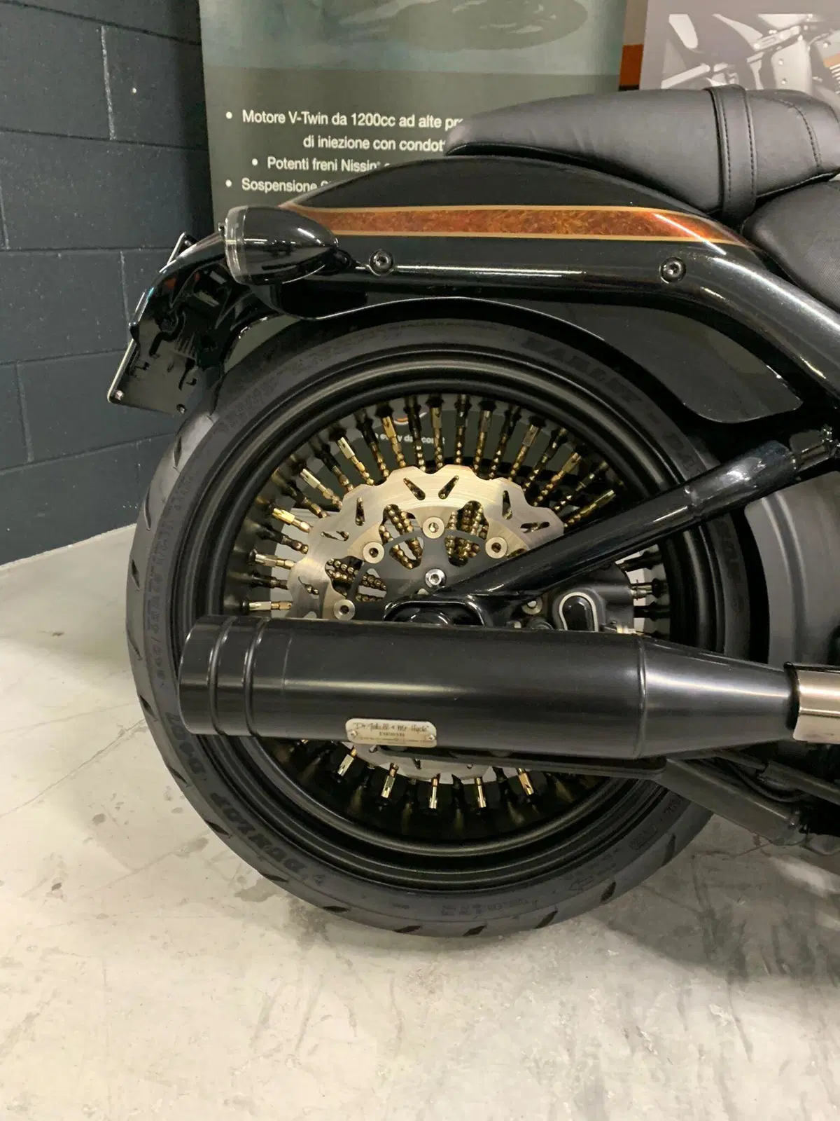 Harley-Davidson 1800 Breakout Pro Street (2016 - 17) - FXSBSE (6)