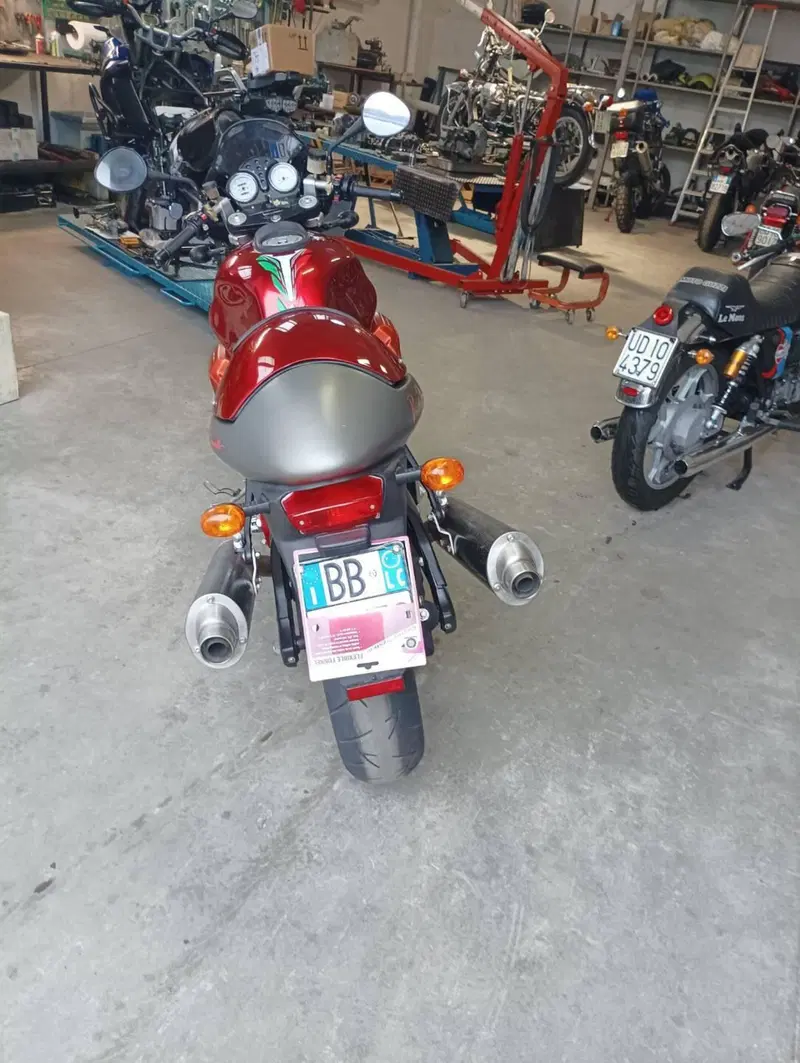 Moto Guzzi V11 Le Mans (2001 - 06)