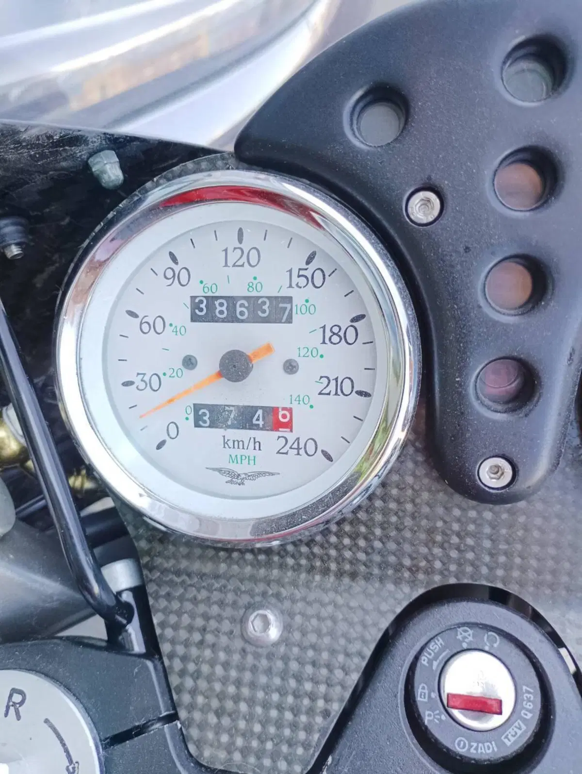 Moto Guzzi V11 Le Mans (2001 - 06) (8)