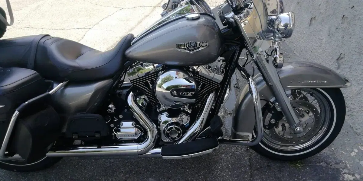Harley-Davidson 103 Road King Classic (2014 - 16) - FLHRC (3)
