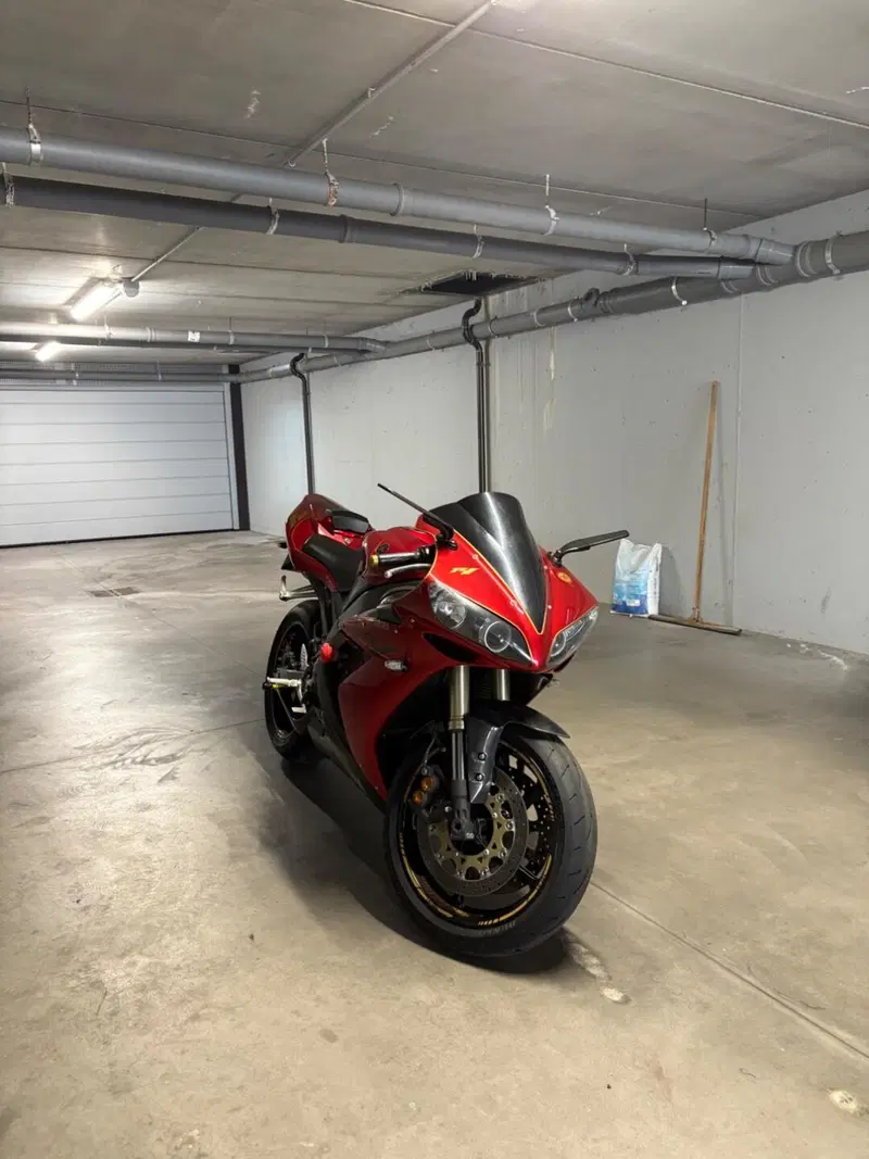 Yamaha YZF R1 (2006 - 07) (4)