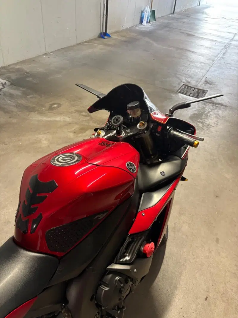 Yamaha YZF R1 (2006 - 07) (7)