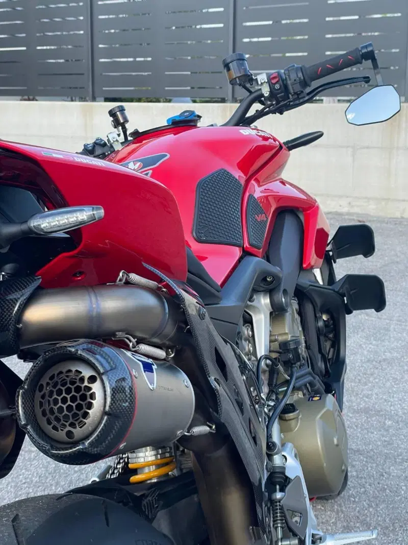 Ducati Streetfighter V4 1100 S (2020) (13)