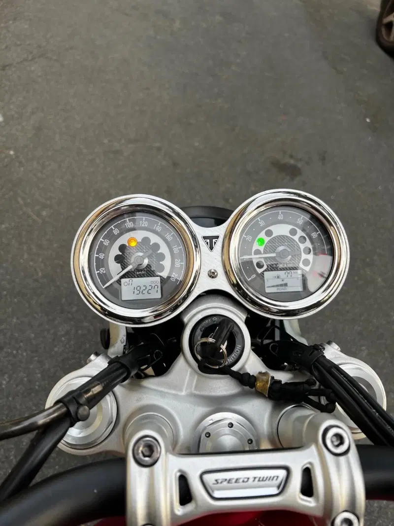 Triumph Speed Twin 1200 (2021 - 24) (10)