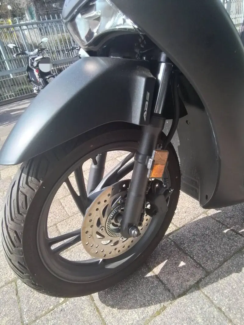 Honda SH 150i (2024 - 25) (13)