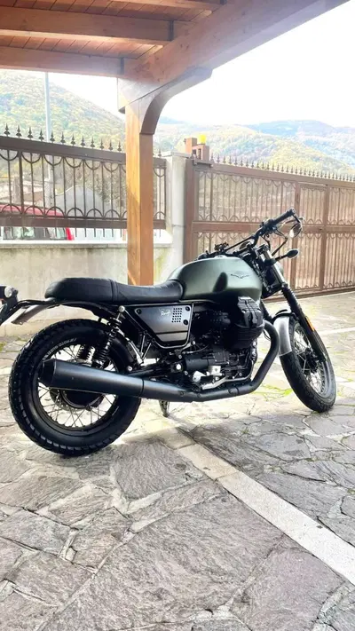Moto Guzzi V7 III Rough (2018 - 20) usata