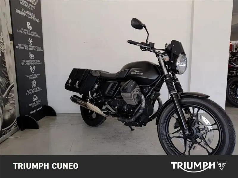 Moto Guzzi V7 II Stone (2015 - 17) (3)