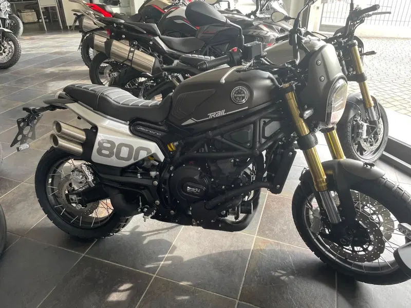 Benelli Leoncino 800 Trail (2022 - 26)