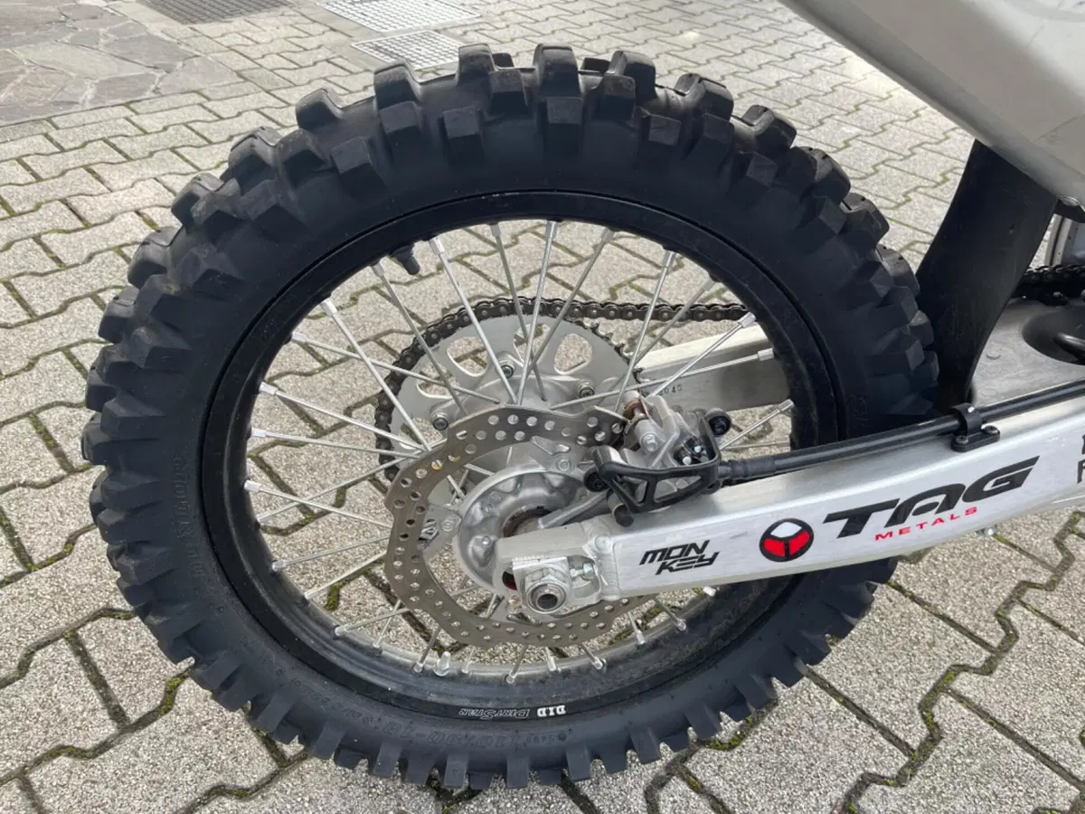 Honda CRF 250R (2022) (7)