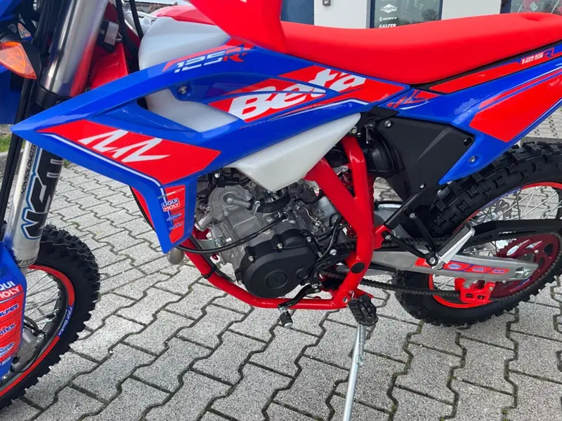 Betamotor RR 125 4T Enduro R (2024 - 26) (3)
