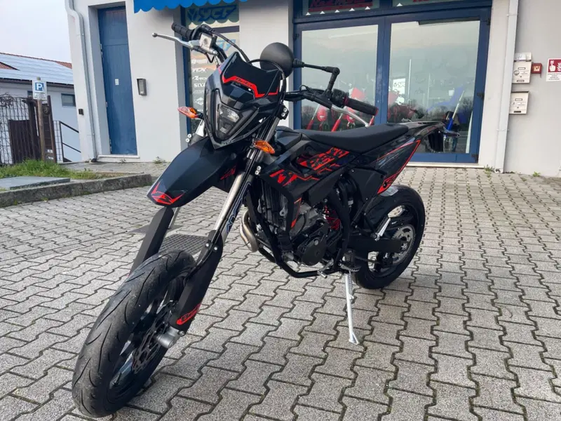 Betamotor RR 125 4T Motard T (2025 - 26) (3)