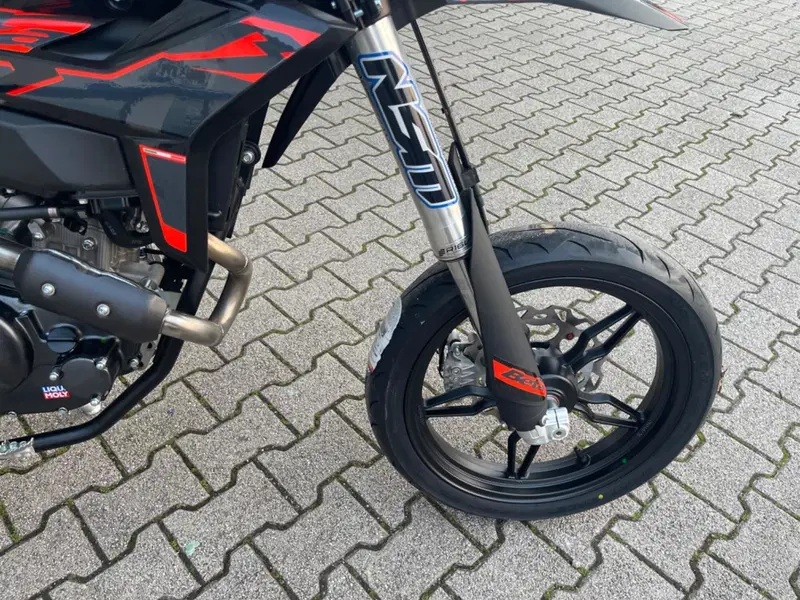 Betamotor RR 125 4T Motard T (2025 - 26) (9)