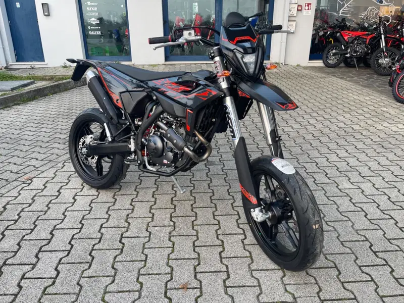 Betamotor RR 125 4T Motard T (2025 - 26) (10)