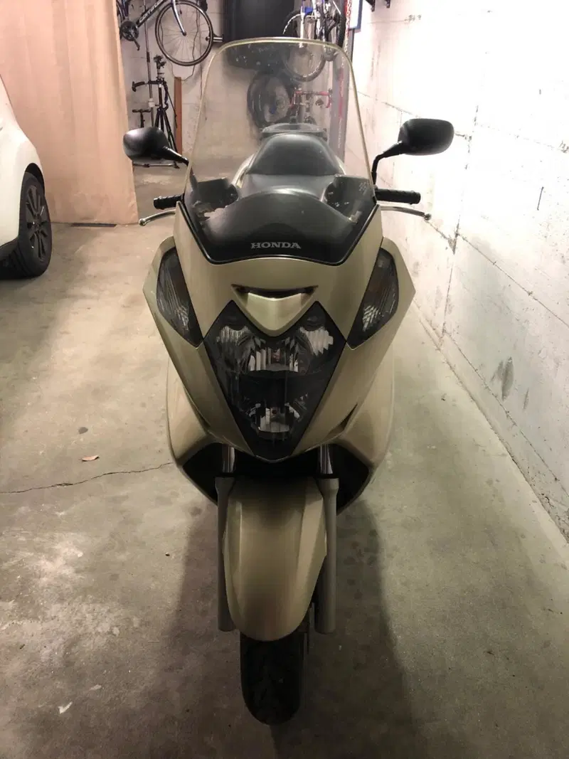 Honda Silver Wing 600 (2001 - 05) (3)