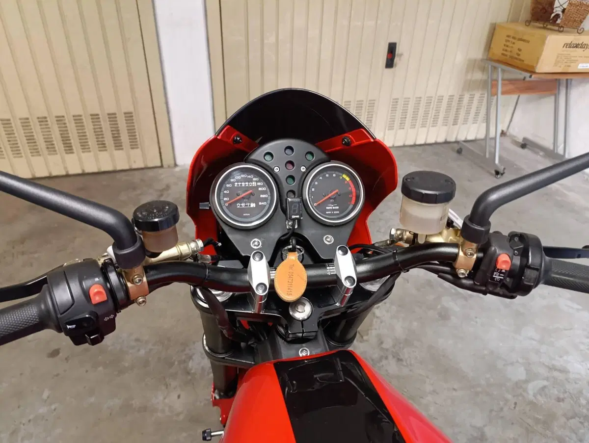 Moto Guzzi V11 Sport Naked (2002 - 05) (6)