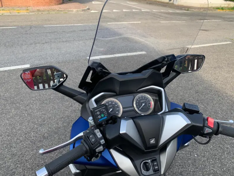 Honda Forza 350 (2022 - 24) (8)