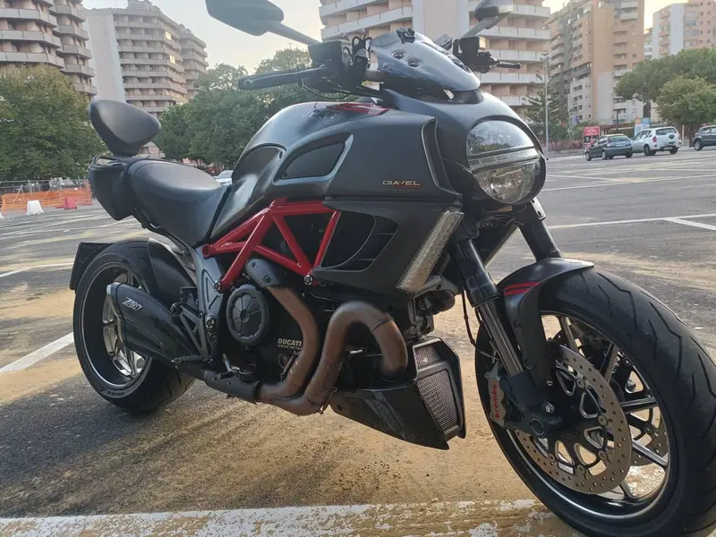 Ducati Diavel 1200 Carbon (2010 - 13) (3)