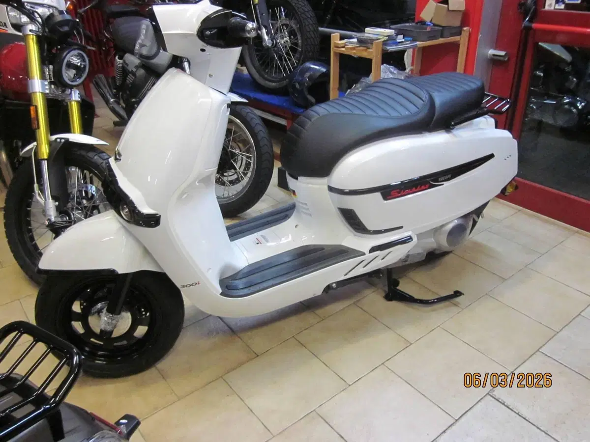 Keeway Motor Sixties 300i (2023 - 25)