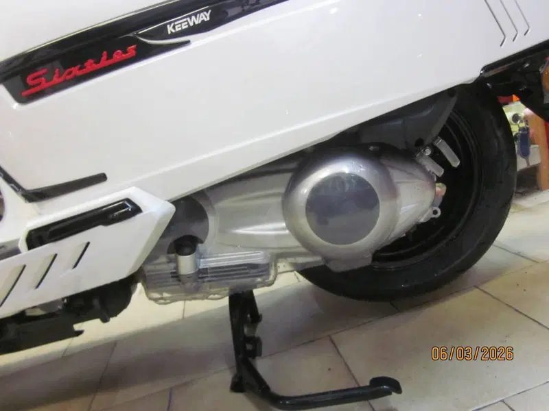 Keeway Motor Sixties 300i (2023 - 25) (10)