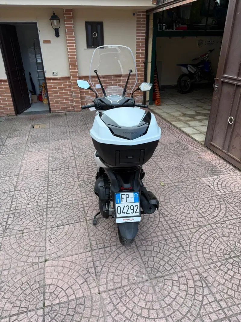Honda SH 125i Sport (2024 - 25) (4)