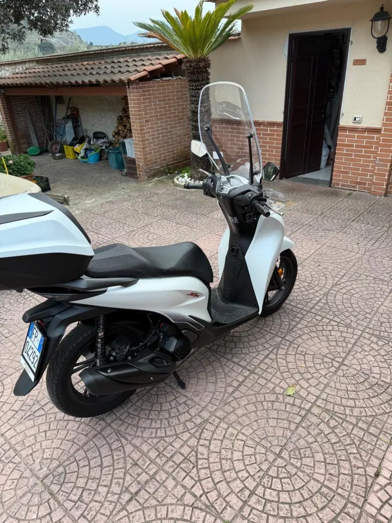Honda SH 125i Sport (2024 - 25) (6)