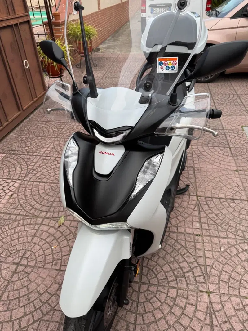 Honda SH 125i Sport (2024 - 25) (11)