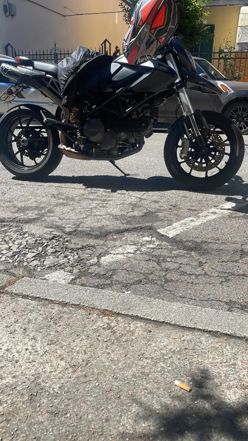 Ducati Hypermotard 796 (2012) (3)