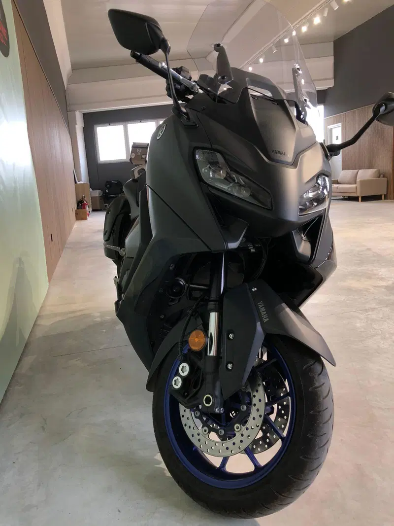 Yamaha T-Max 560 (2022 - 24) (5)