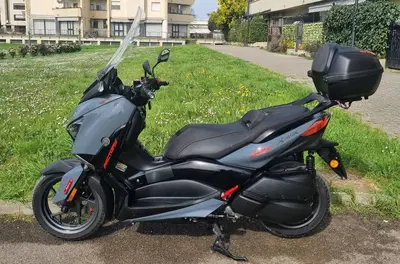 Yamaha X-Max 300 Tech Max (2021 - 24) usata