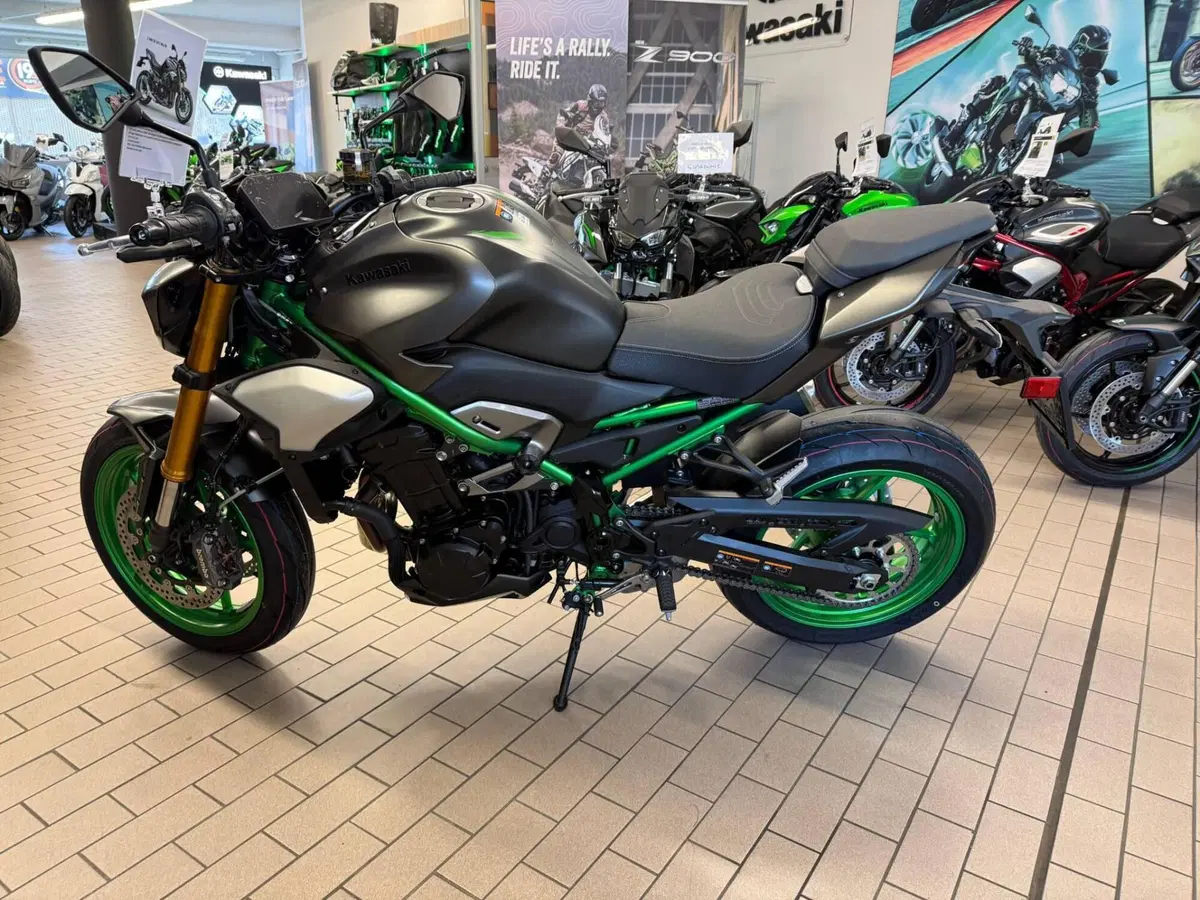Kawasaki Z 900 SE (2025 - 26)