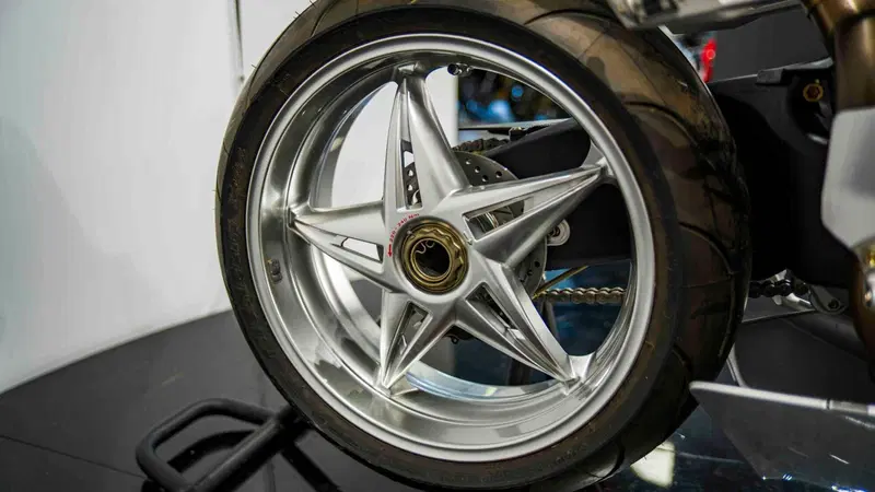 MV Agusta F4 1000 S 1+1 (2004 - 06) (18)