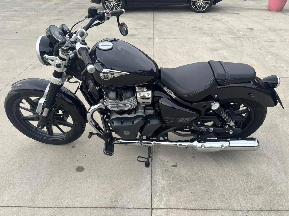 Royal Enfield Super Meteor 650 (2023 - 26) (2)