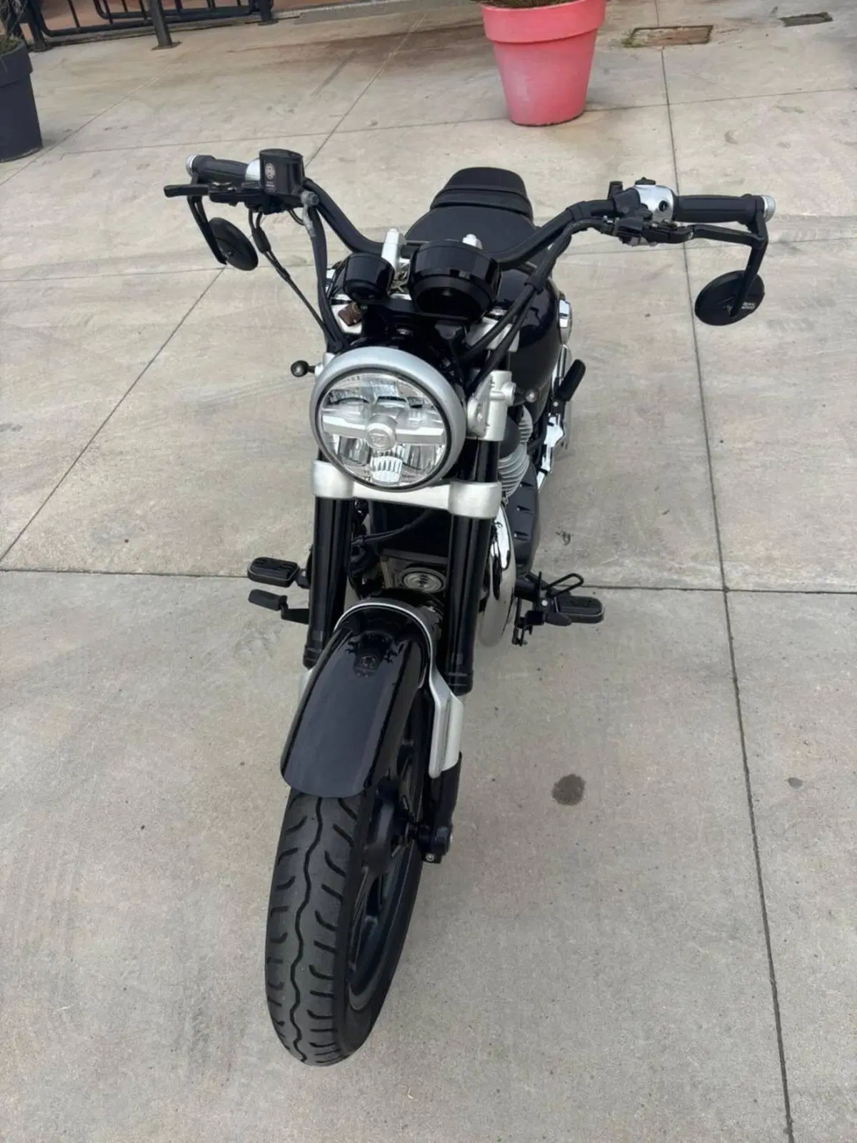 Royal Enfield Super Meteor 650 (2023 - 26) (4)
