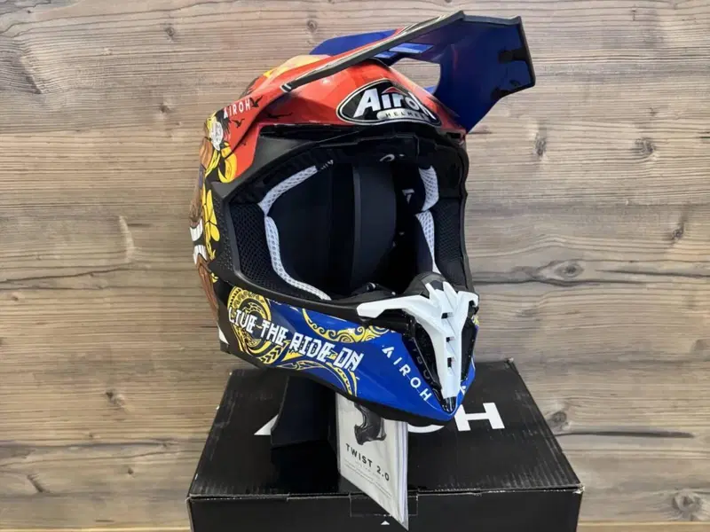 CASCO CROSS AIROH TWIST 2.0 (2)