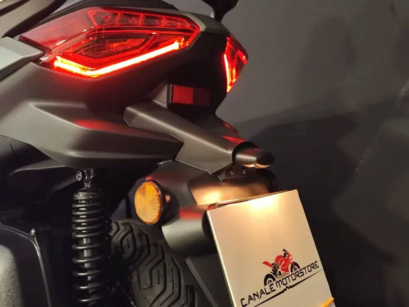Yamaha X-Max 300 (2025 - 26) (12)