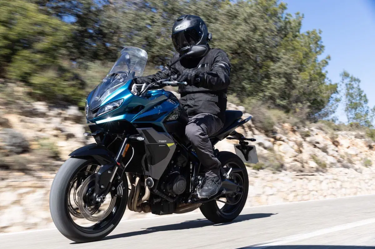 Triumph Tiger Sport 660: La piccola affila le unghie!