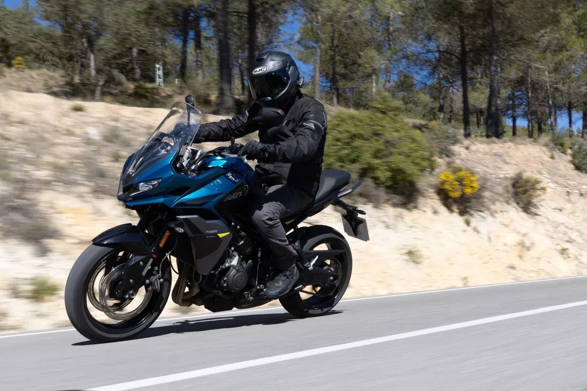 Triumph Tiger Sport 660: La piccola affila le unghie! (3)