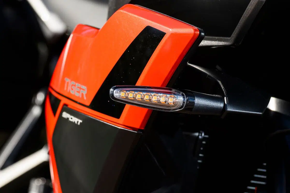 Triumph Tiger Sport 660: La piccola affila le unghie! (20)