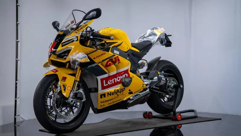 Ducati Panigale V4 Bagnaia 2022 World Champion Replica (2023) (9)