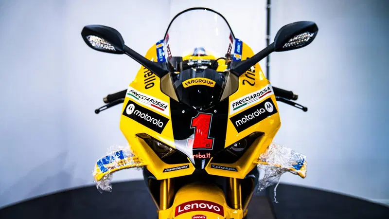 Ducati Panigale V4 Bagnaia 2022 World Champion Replica (2023) (12)