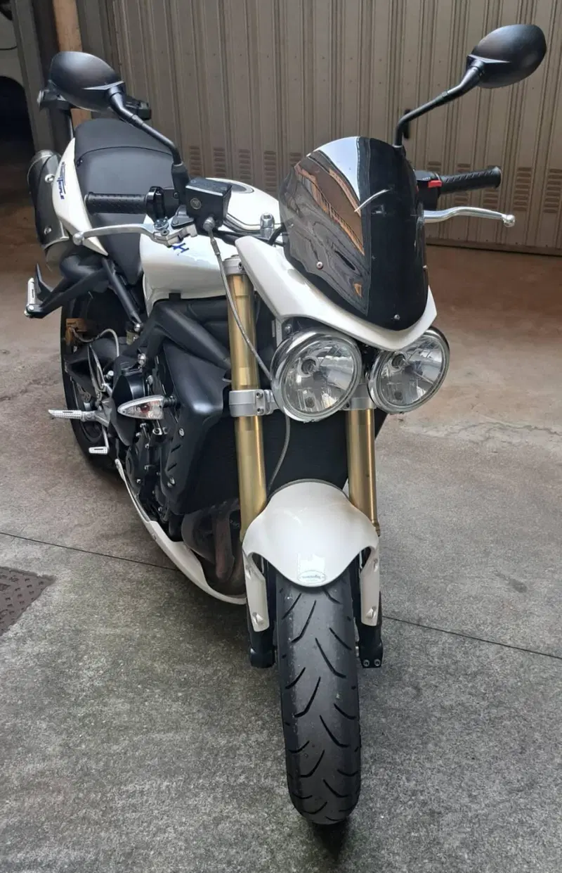 Triumph Street Triple (2007 - 12)