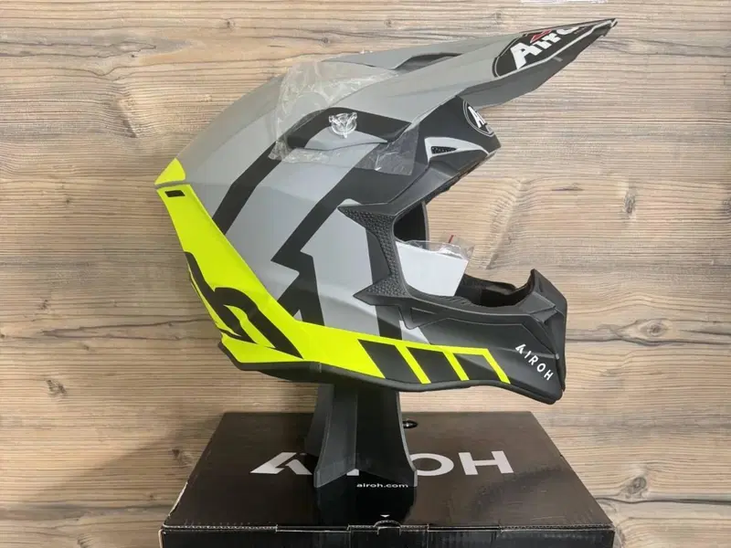 CASCO CROSS AIROH WRAAAP (3)