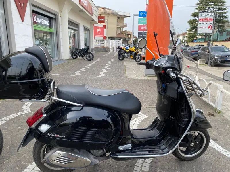 Vespa GTS 300 Super (2017 - 18)