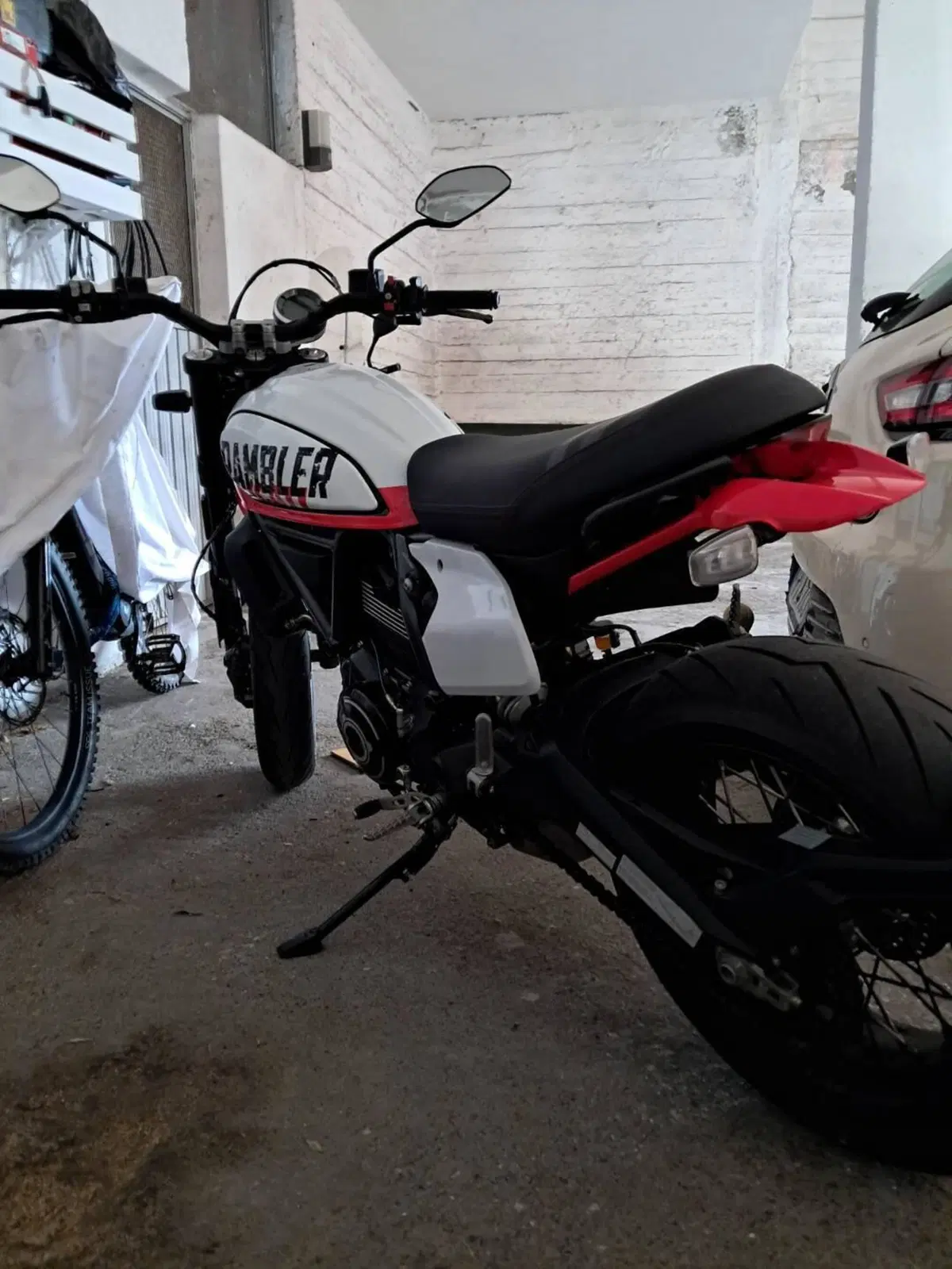 Ducati Scrambler 800 Urban Motard (2022)