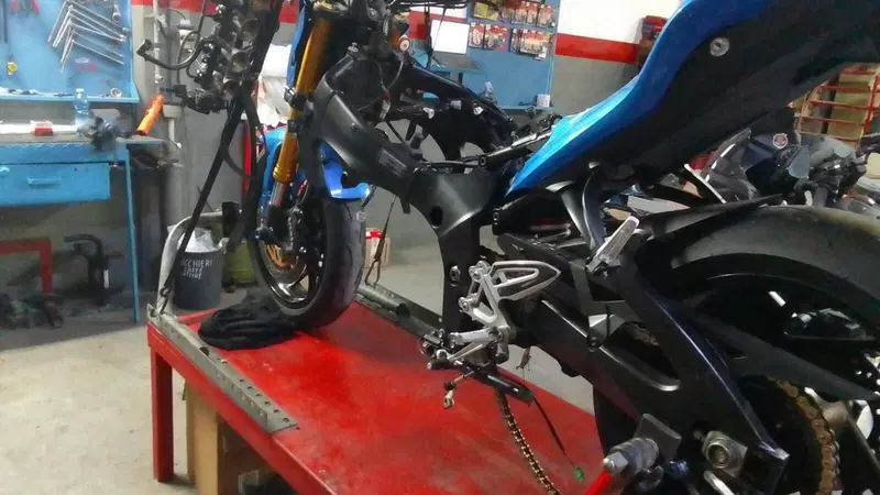 Suzuki GSX-S1000 ABS (2015 - 17) (13)