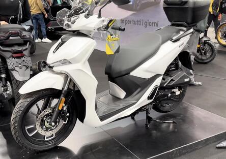Voge conquista Motodays 2026: dalla regina Valico 900 DSX allo scooter SR16 [VIDEO]