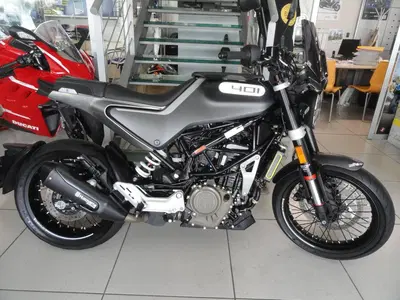 Husqvarna Svartpilen 401 (2021 - 23) usata